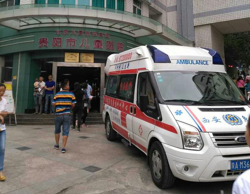 伊兰县救护车转院